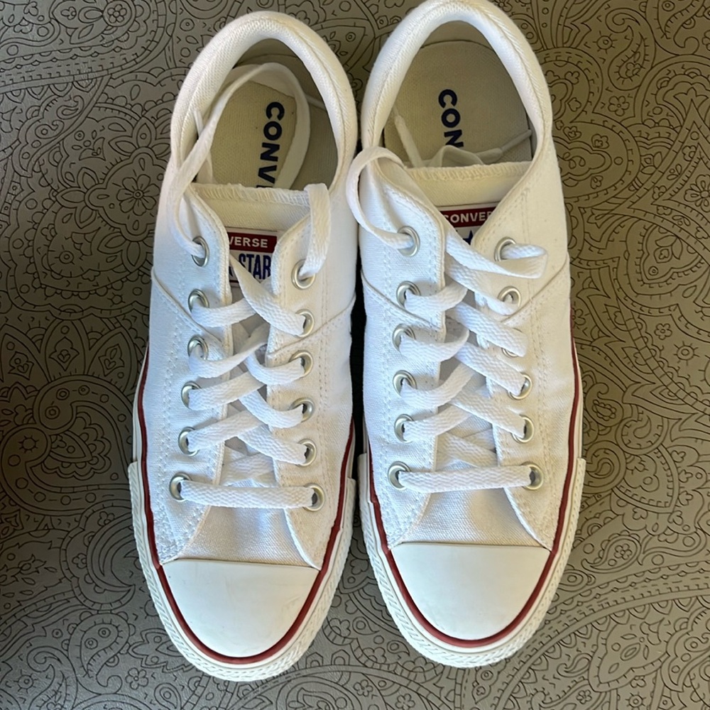 Converse Kamala shoes size 8 women’s